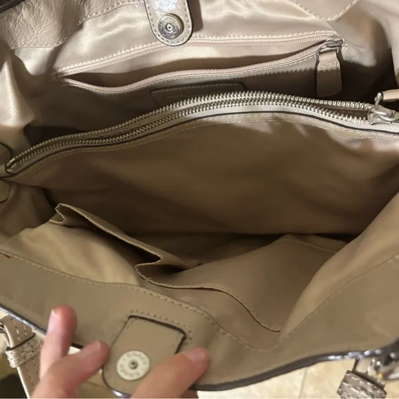 Coach Alexandra Large Leather Shoulder Bag in Ivory - Picture 6 of 12